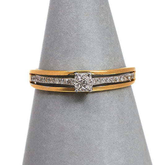 Pre-Owned 18ct Gold Diamond Cluster & Diamond Shoulders Ring
