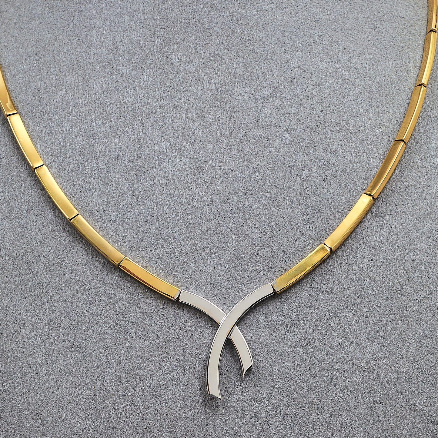 Pre-Owned 9ct Gold 2 Tone Crossover Dress Necklace 17 Inch