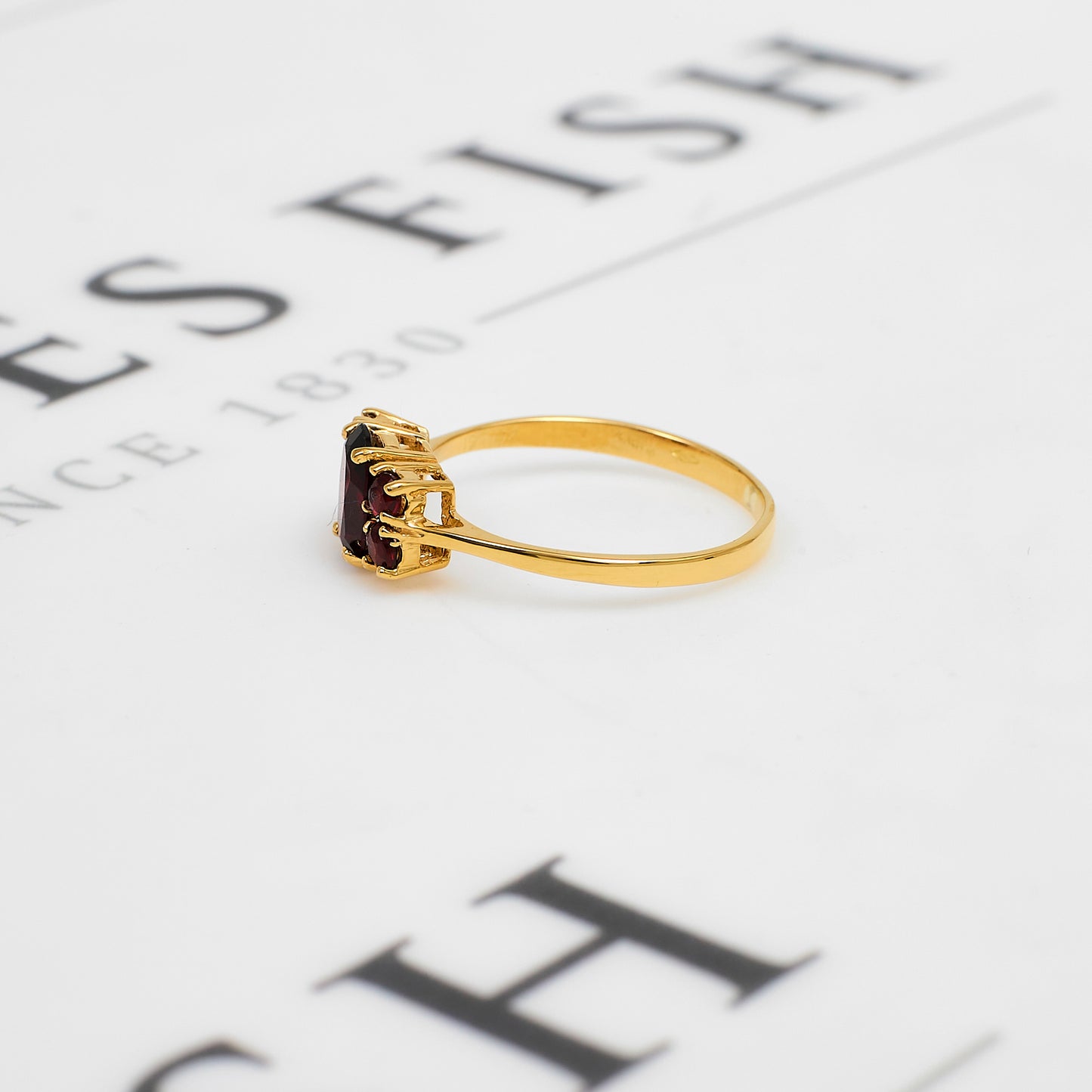 Pre-Owned 18ct Gold 5 Garnet Ring Size L