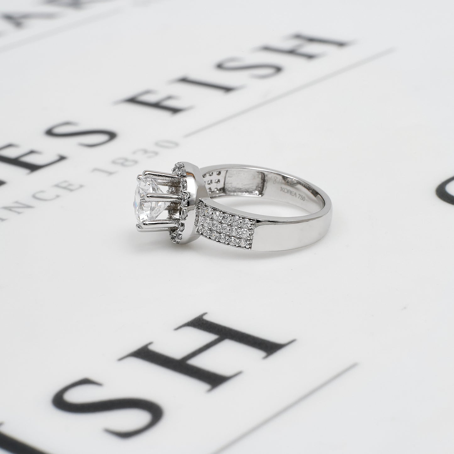 Pre-Owned 18ct White Gold CZ Cluster Ring Size M