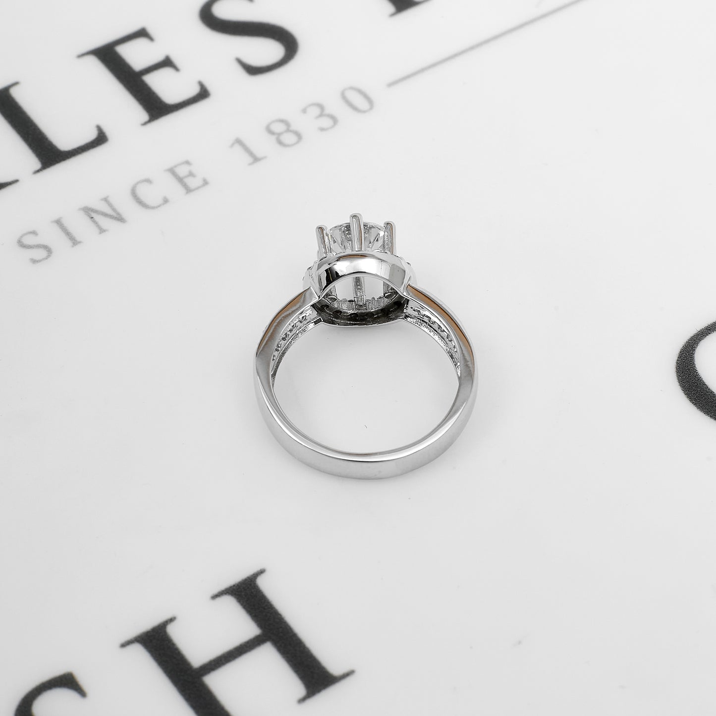Pre-Owned 18ct White Gold CZ Cluster Ring Size M