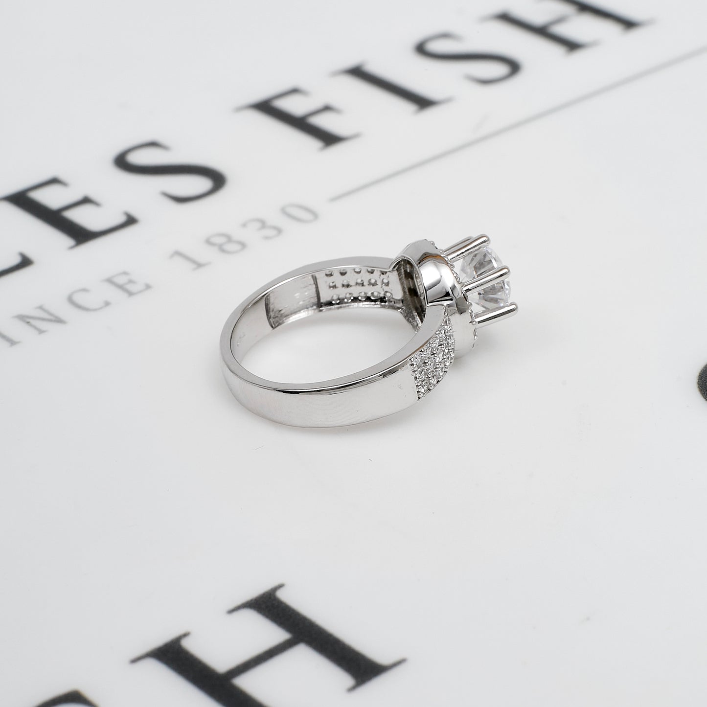 Pre-Owned 18ct White Gold CZ Cluster Ring Size M