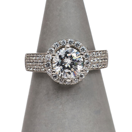 Pre-Owned 18ct White Gold CZ Cluster Ring Size M