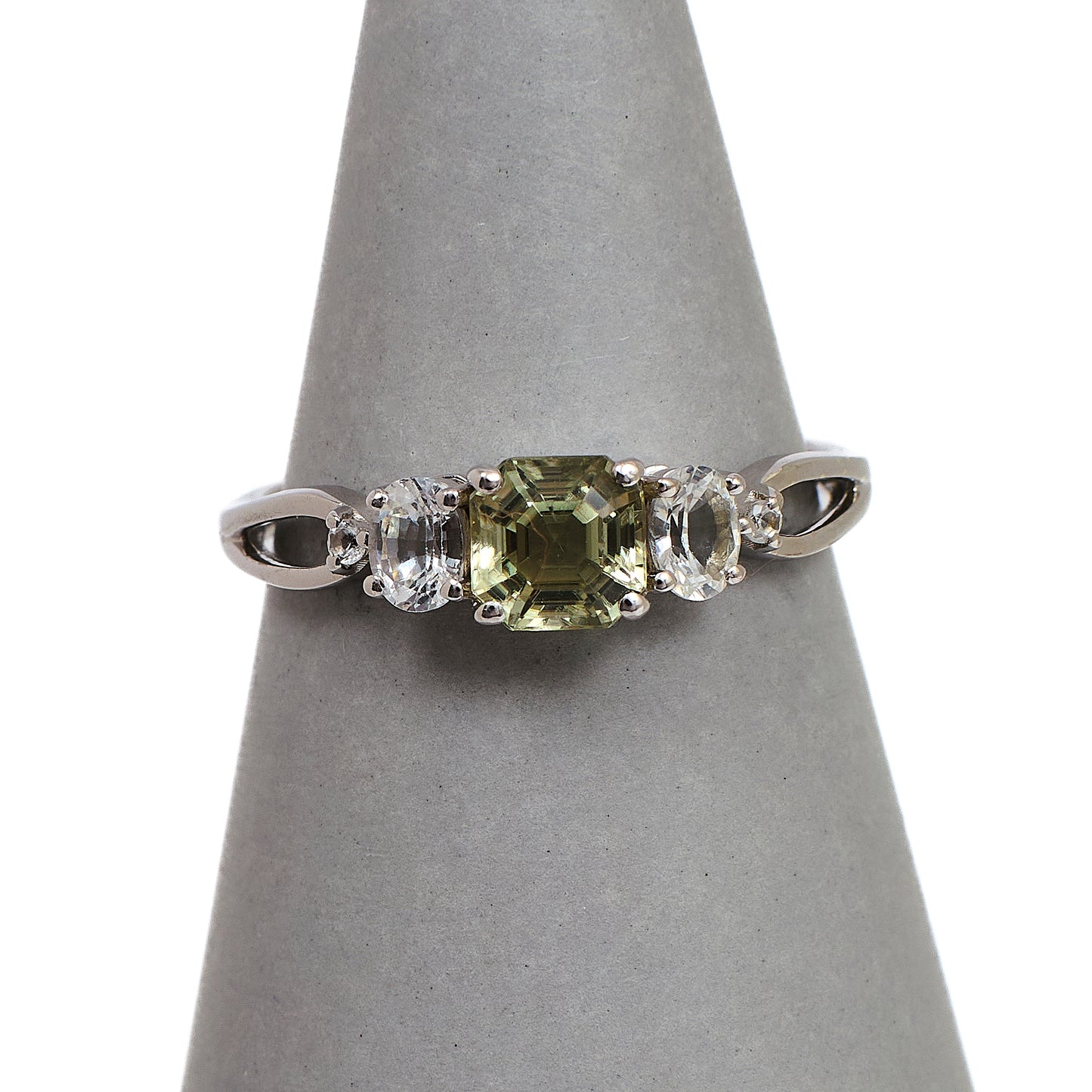 Pre-Owned 9ct White Gold Diaspore & White Zircon Ring