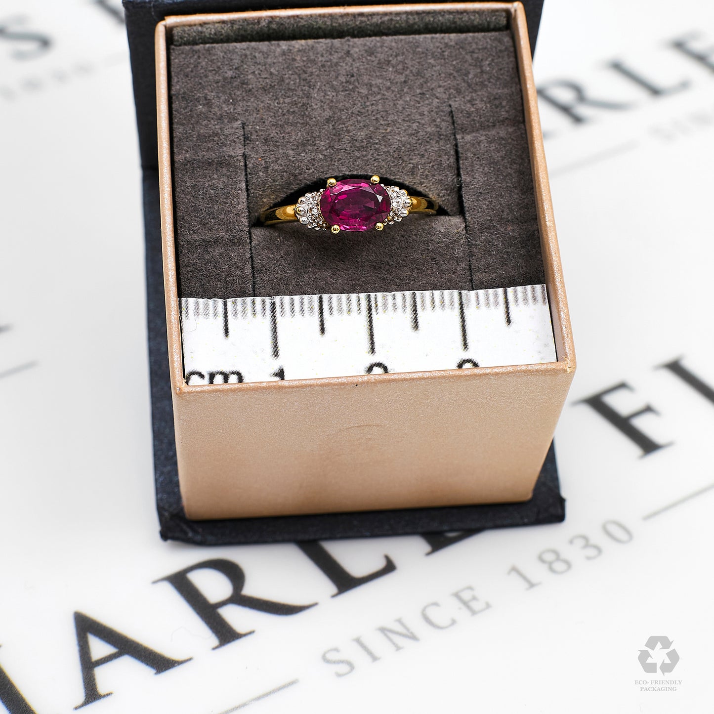 Pre-Owned 9ct Gold Oval Garnet & 10 White Zircon Ring Size N