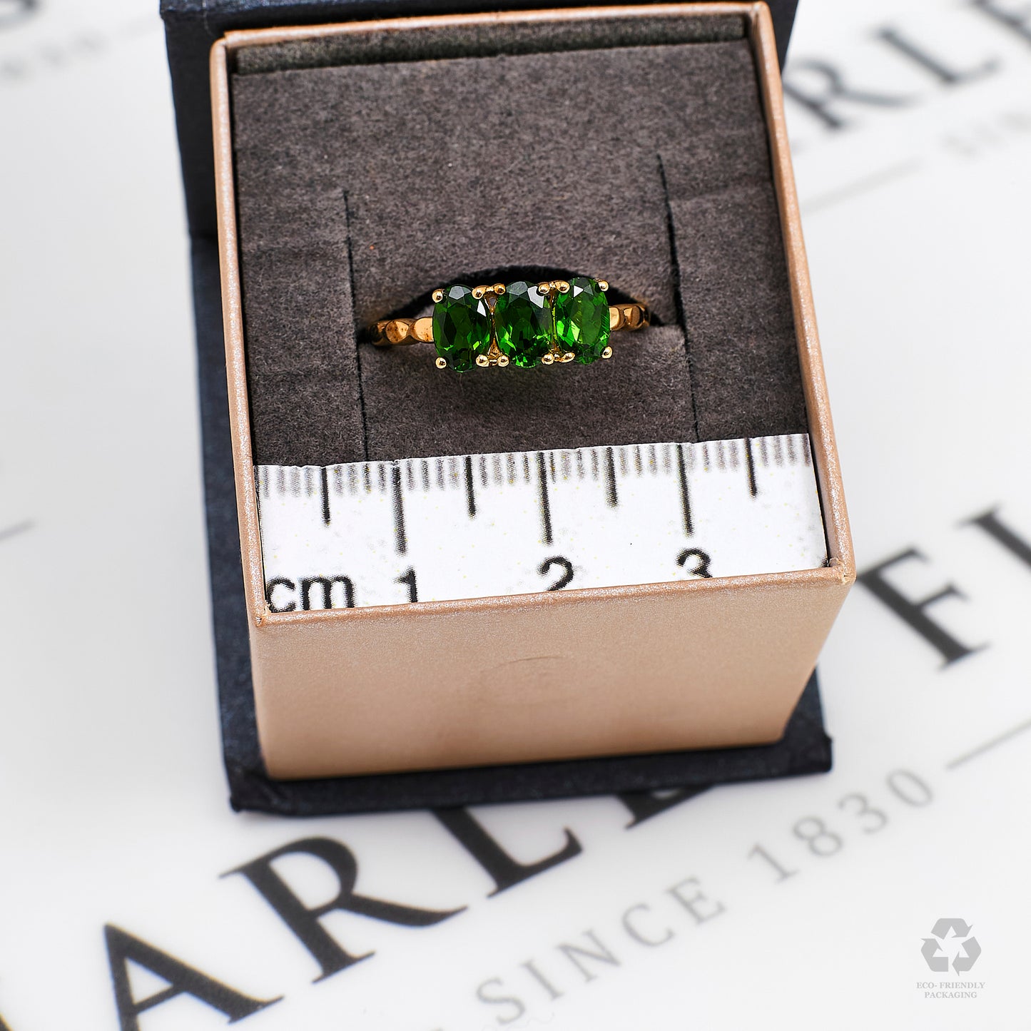 Pre-Owned 9ct Gold Oval 3 Chrome Diopside Ring Size N