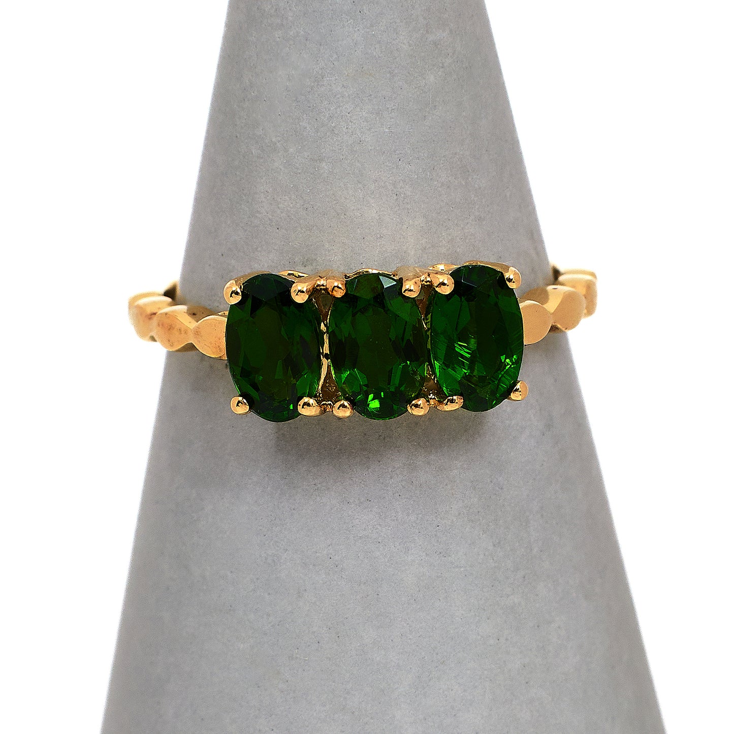 Pre-Owned 9ct Gold Oval 3 Chrome Diopside Ring Size N