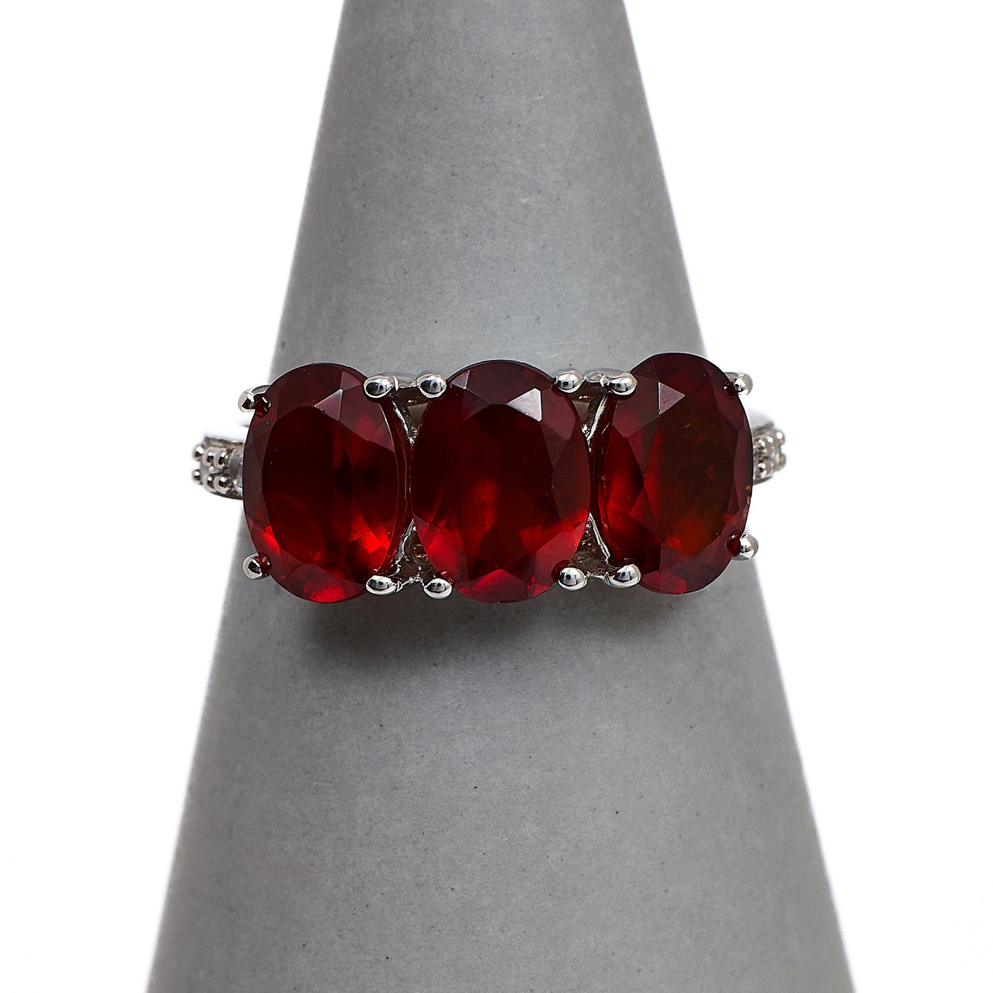 Pre-Owned 9ct White Gold Garnet & White Zircon Ring Size N