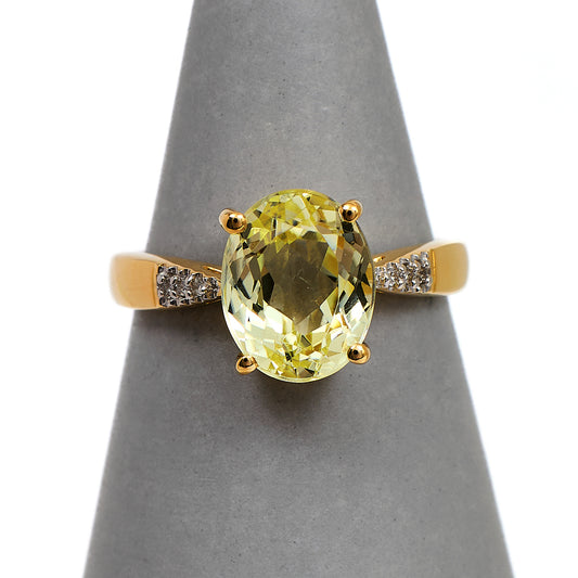 Pre-Owned 9ct Gold Oval Spodumene & 6 Diamond Ring Size N