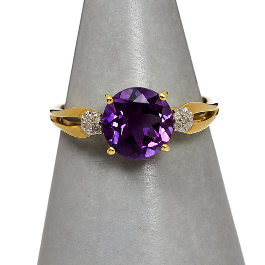 Pre-Owned 9ct Gold Amethyst & Diamond Ring Size N.5