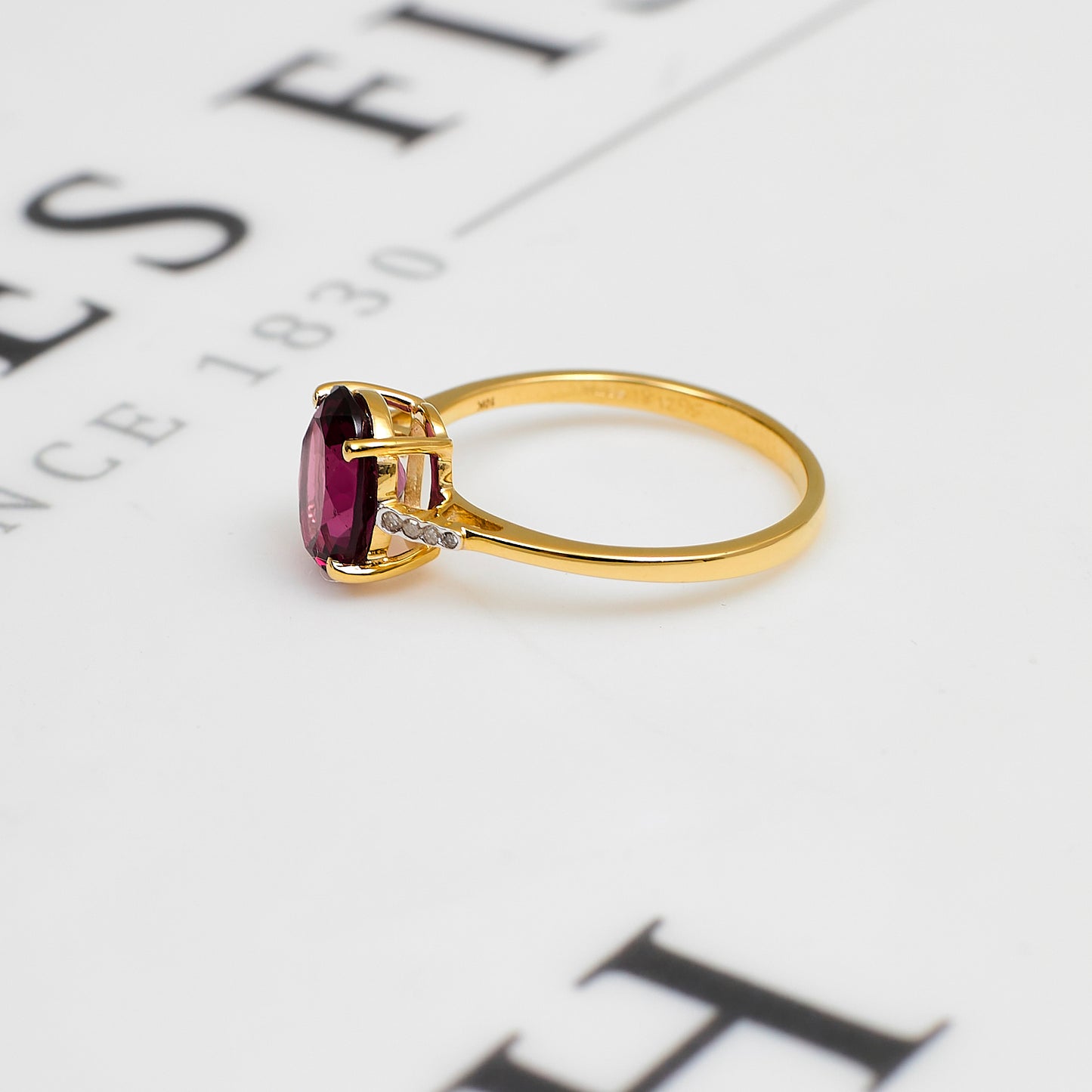 Pre-Owned 9ct Gold Oval Garnet & Diamond Ring Size N