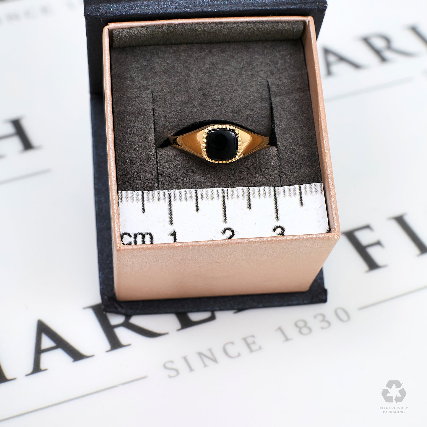 Pre-Owned 9ct Gold Square Rounded Corner Onyx Signet Ring