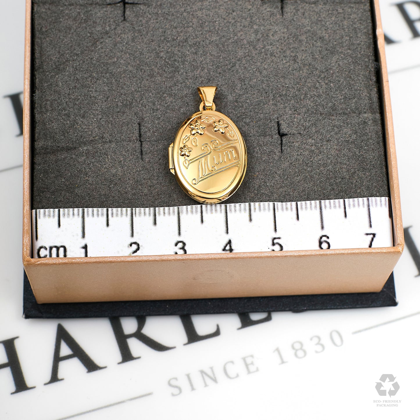 Pre-Owned 9ct Gold Oval Mum Locket Pendant