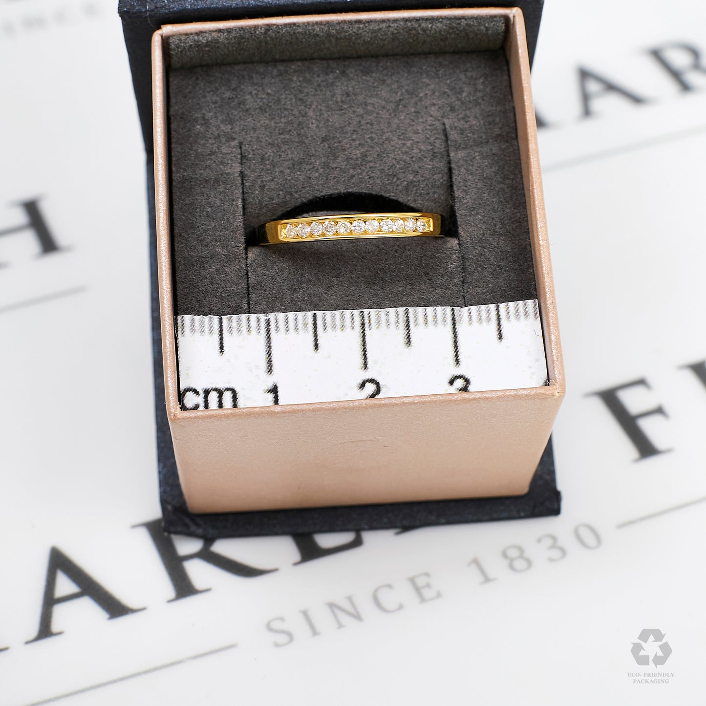 Pre-Owned 18ct Gold 11 Diamond Ring Size S