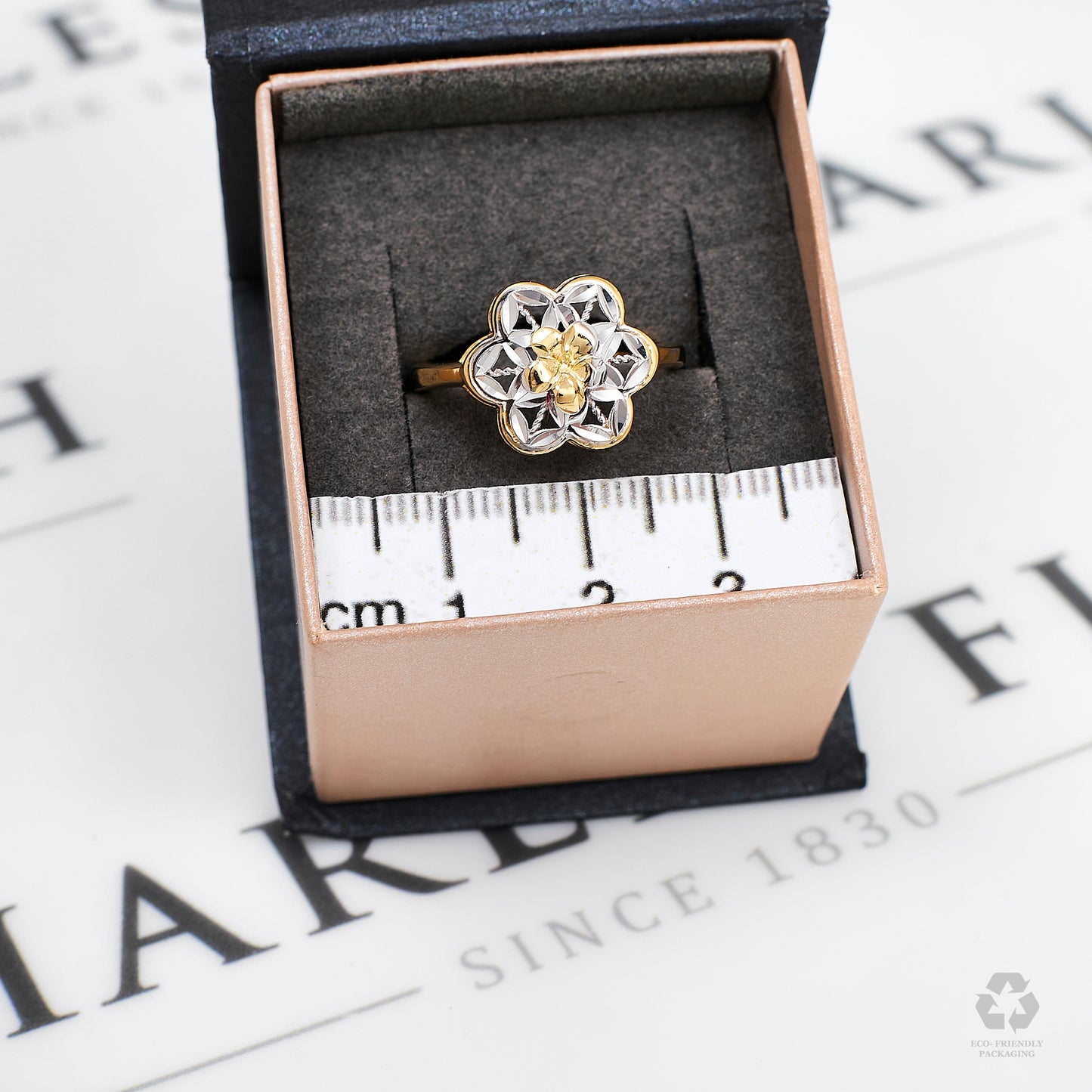 Pre-Owned 9ct Gold 2 Tone Flower Design Ring Size O