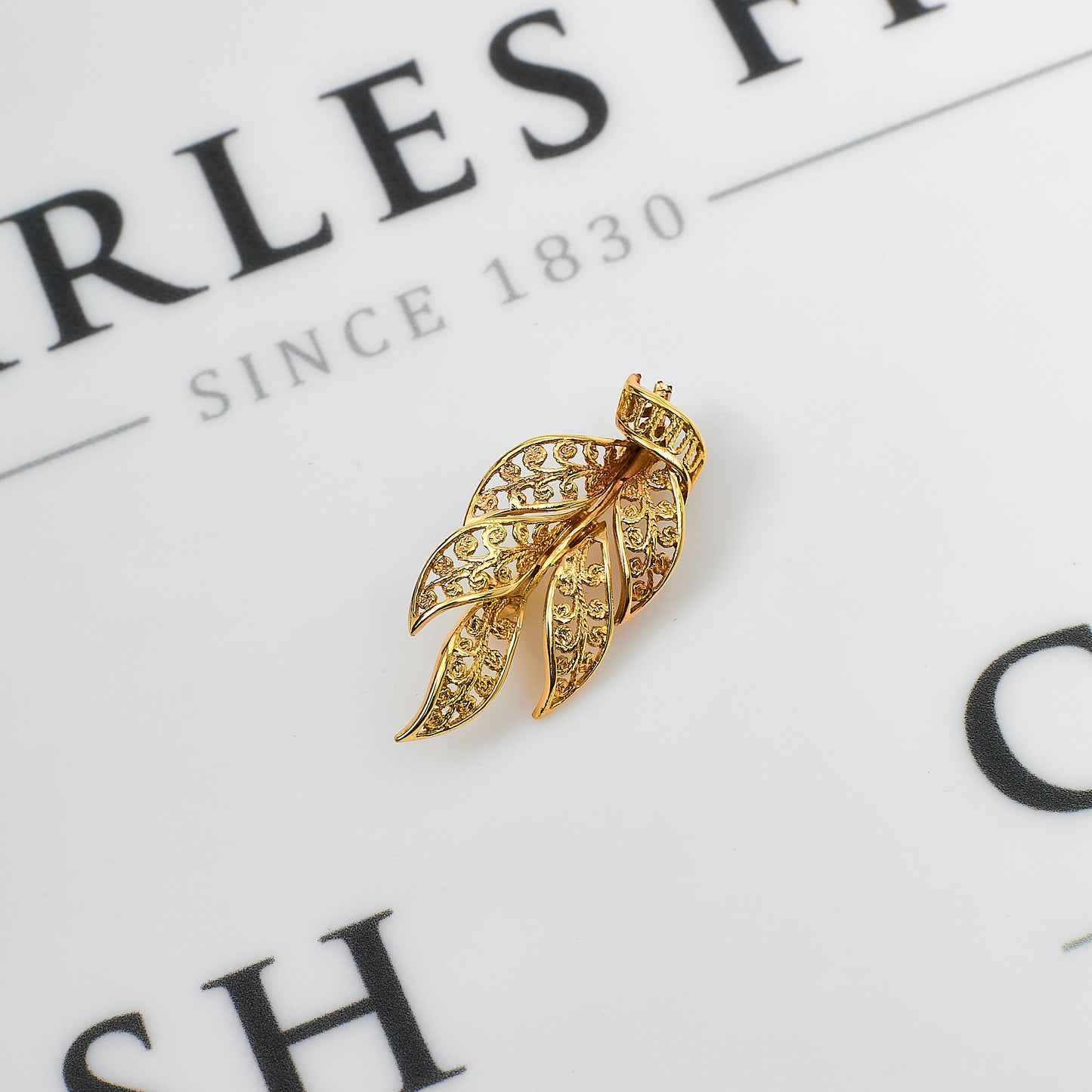 Pre-Owned 9ct Gold 5 Leaf Design Brooch