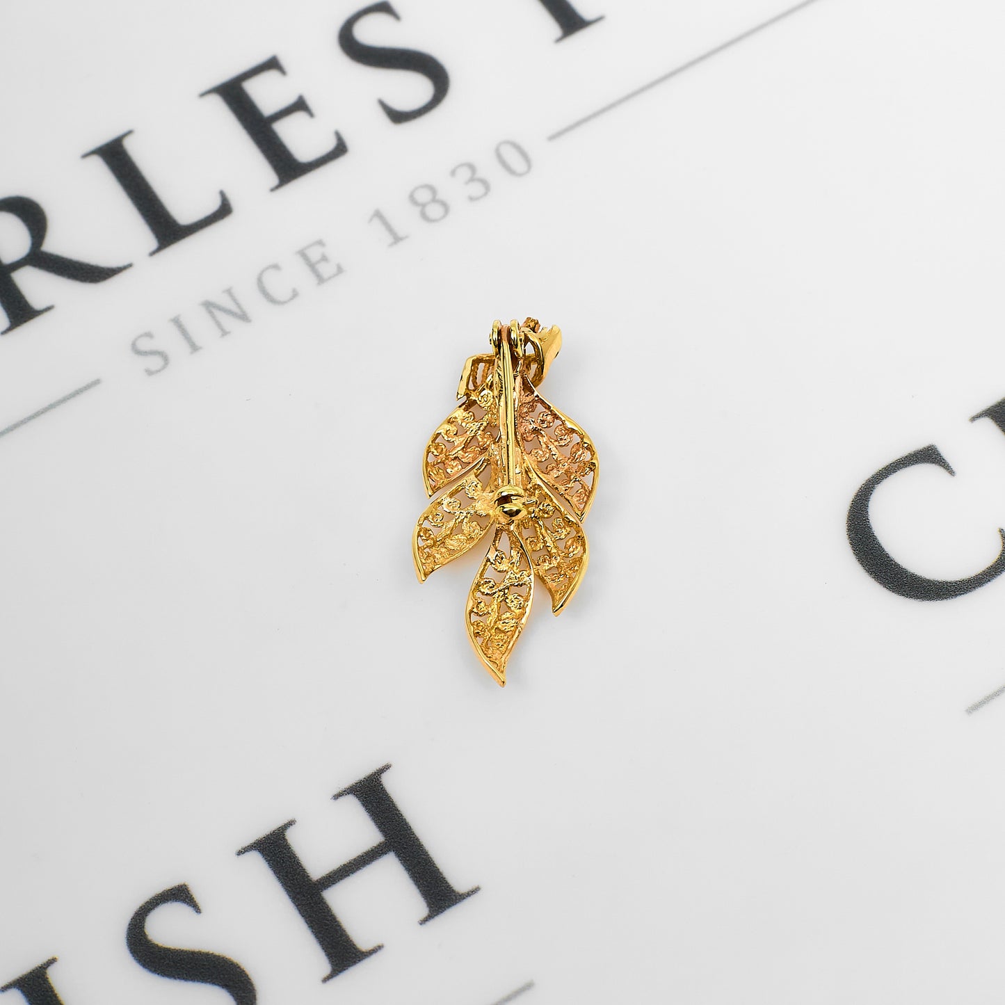 Pre-Owned 9ct Gold 5 Leaf Design Brooch