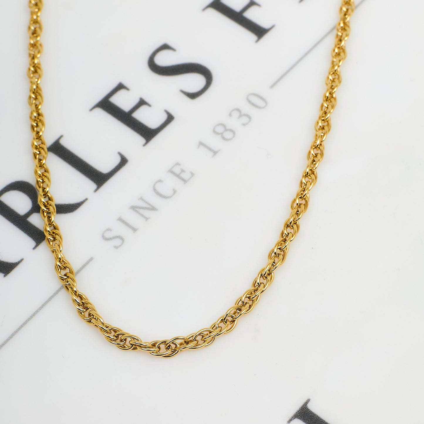 Pre-Owned 9ct Gold Prince Of Wales Chain Necklace 27 Inch