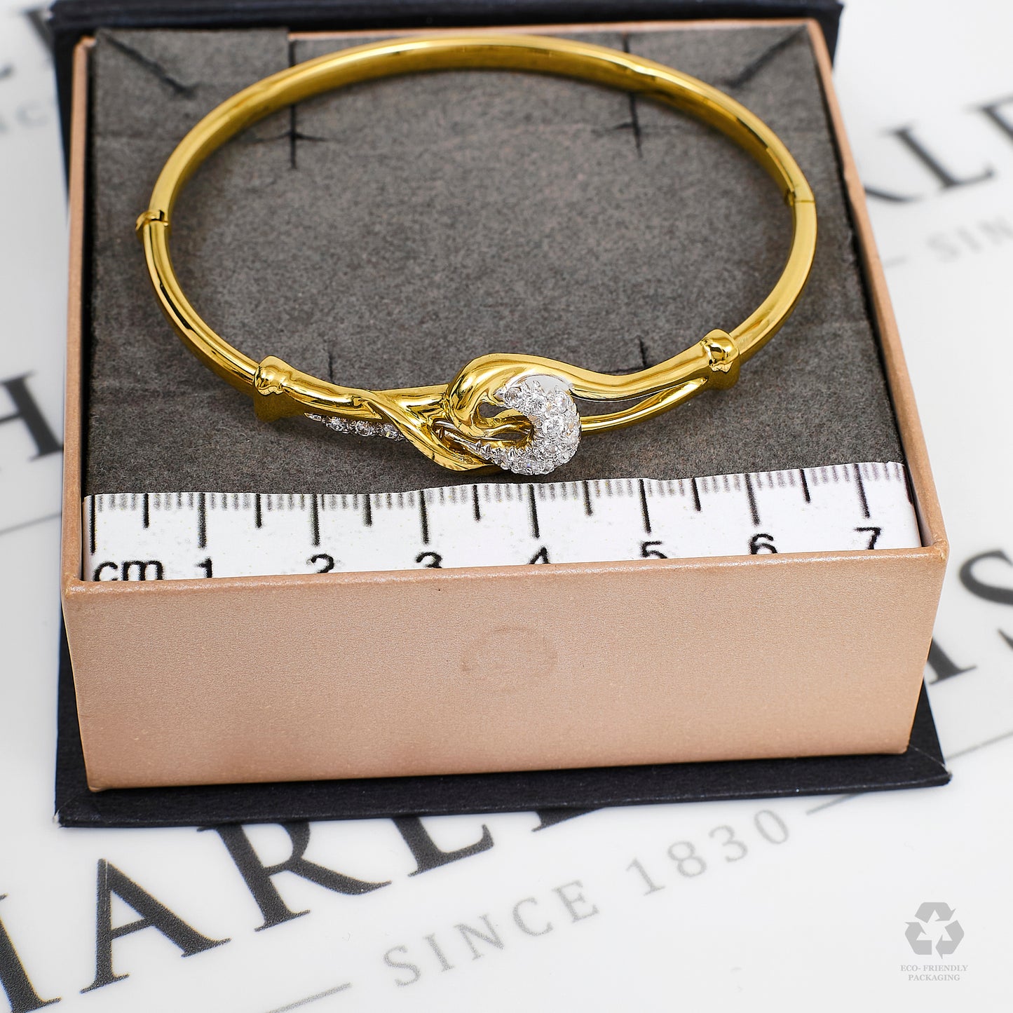 Pre-Owned 18ct Gold CZ Hinged Loop Design Bangle