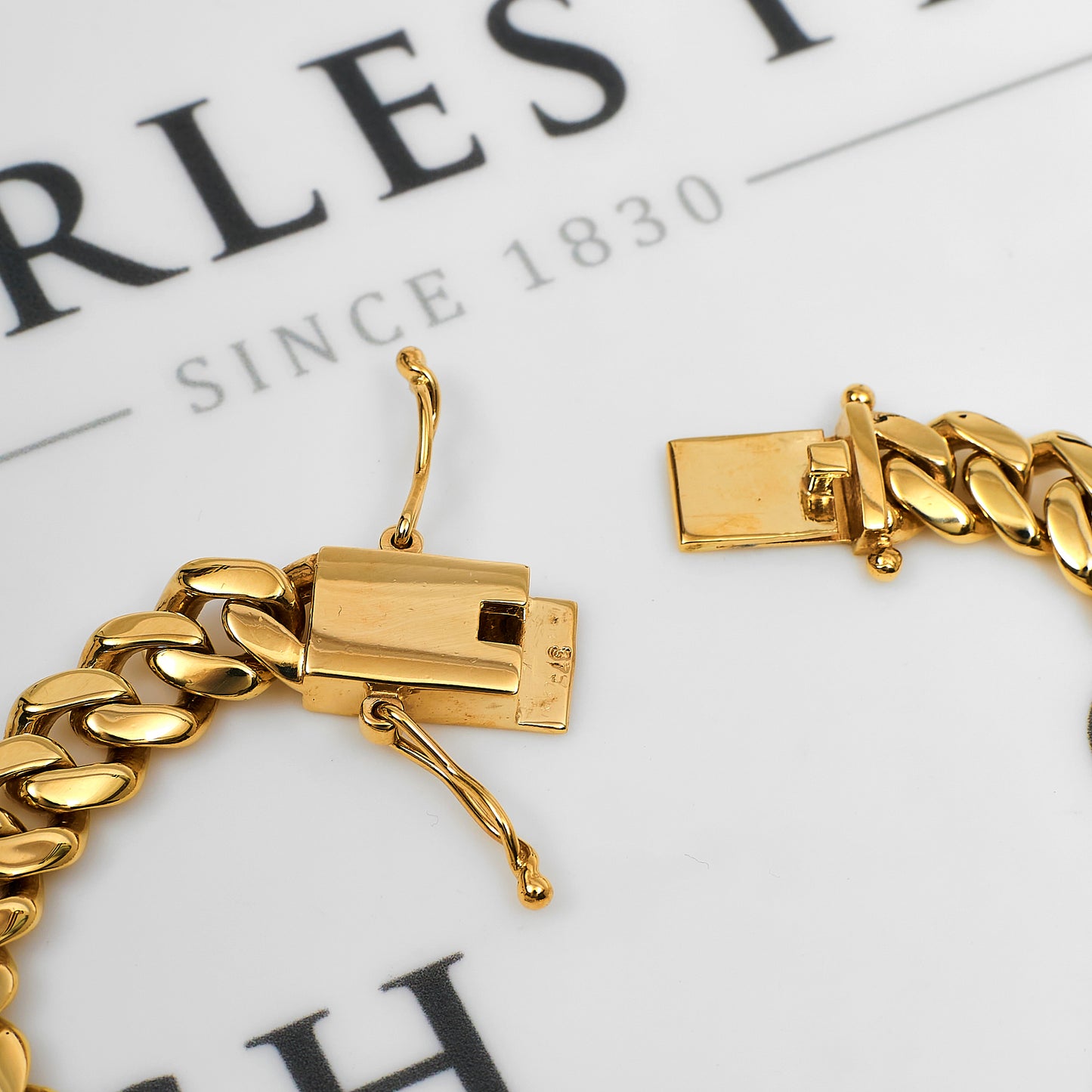 Pre-Owned 9ct Gold Curb Chain Bracelet 8.5 Inch