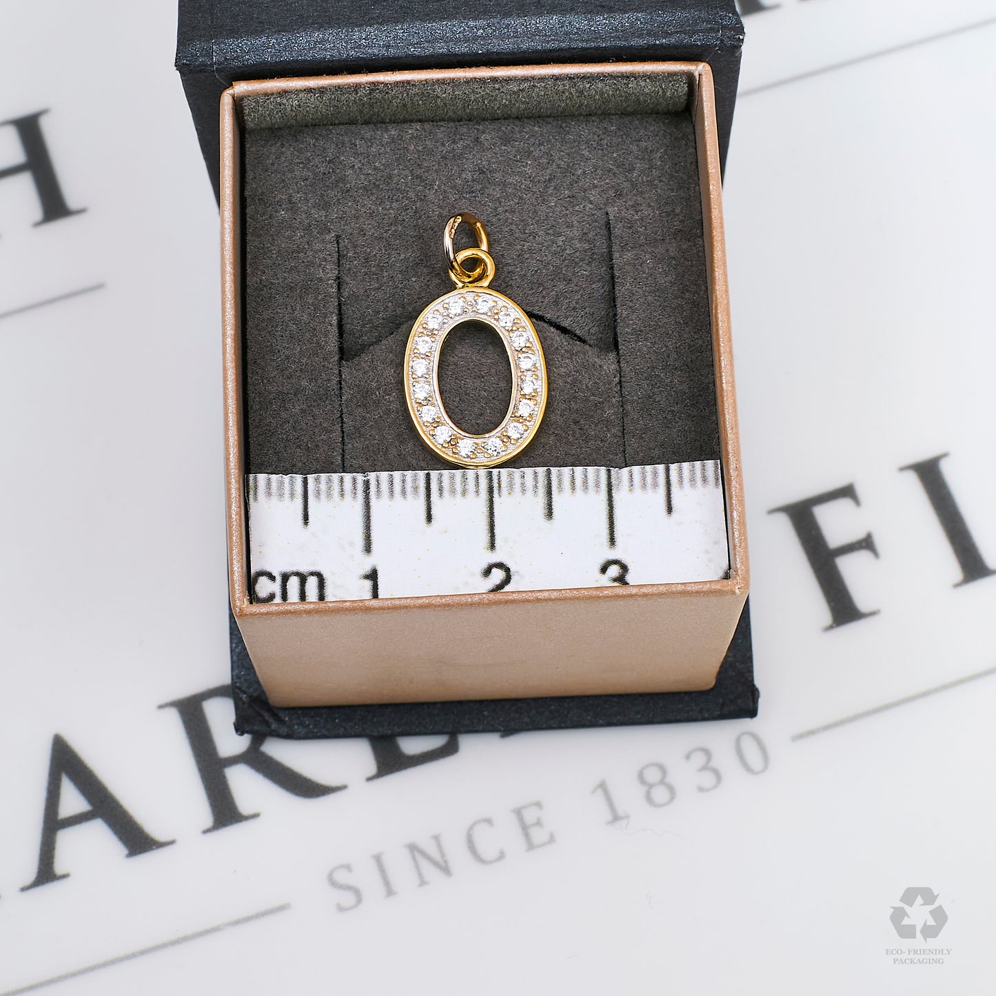 Pre-Owned 9ct Gold CZ Letter O Initial Pendant