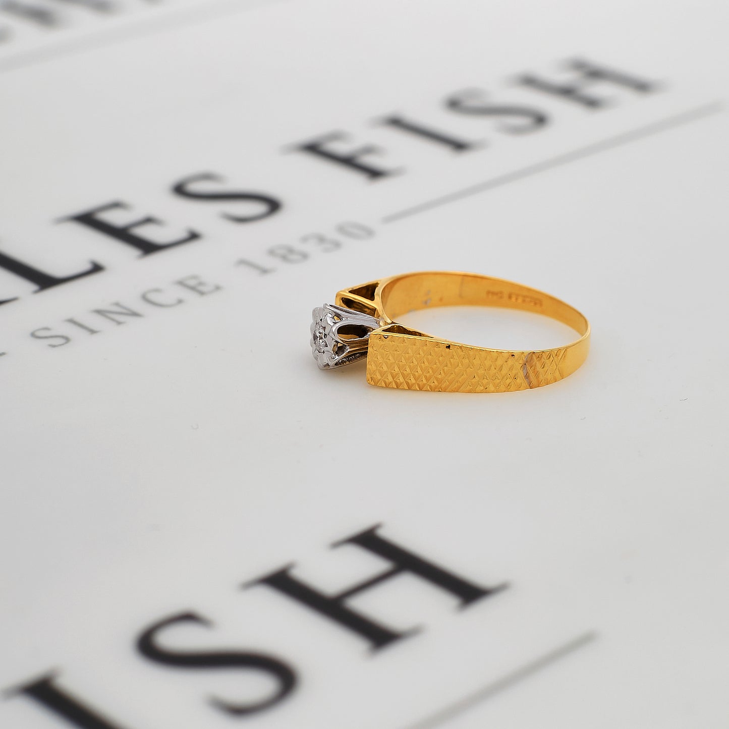 Pre-Owned 18ct Gold Illusion Set Diamond Ring Size Q