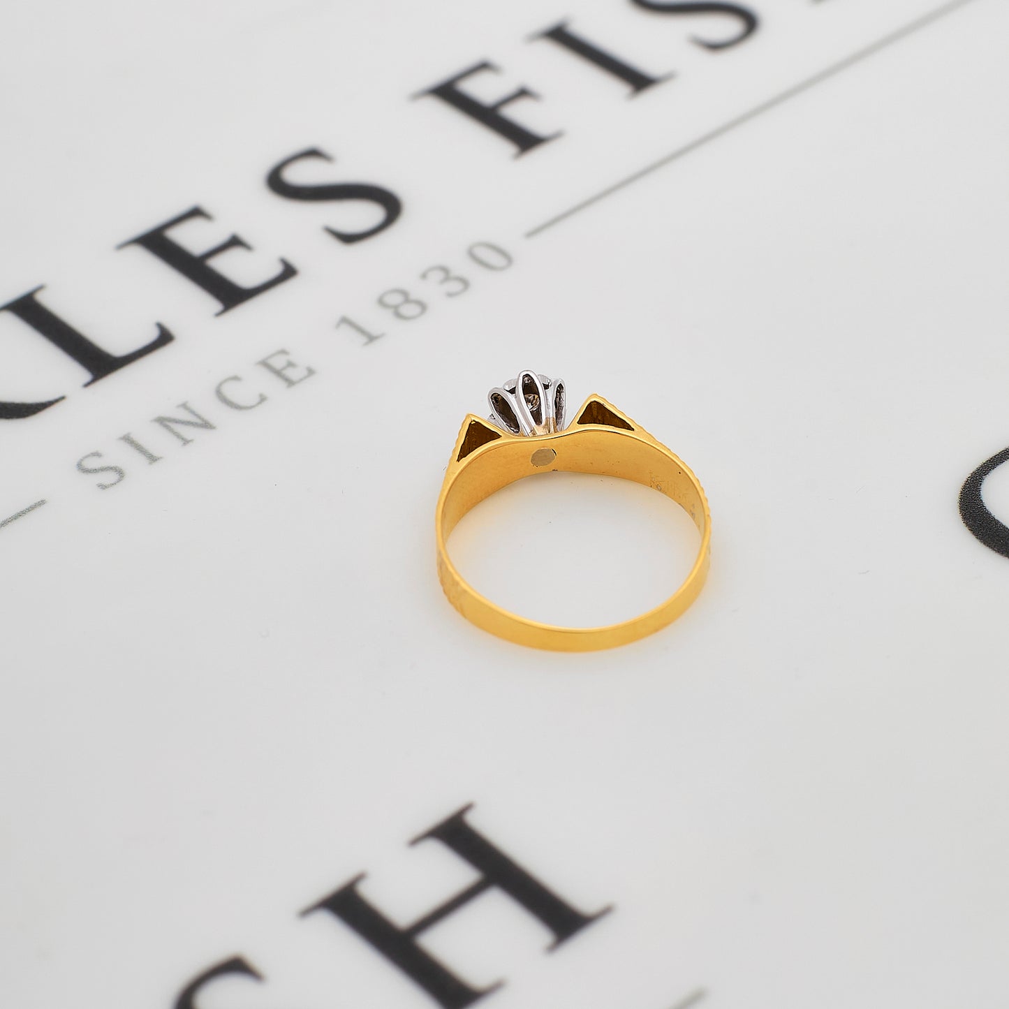 Pre-Owned 18ct Gold Illusion Set Diamond Ring Size Q
