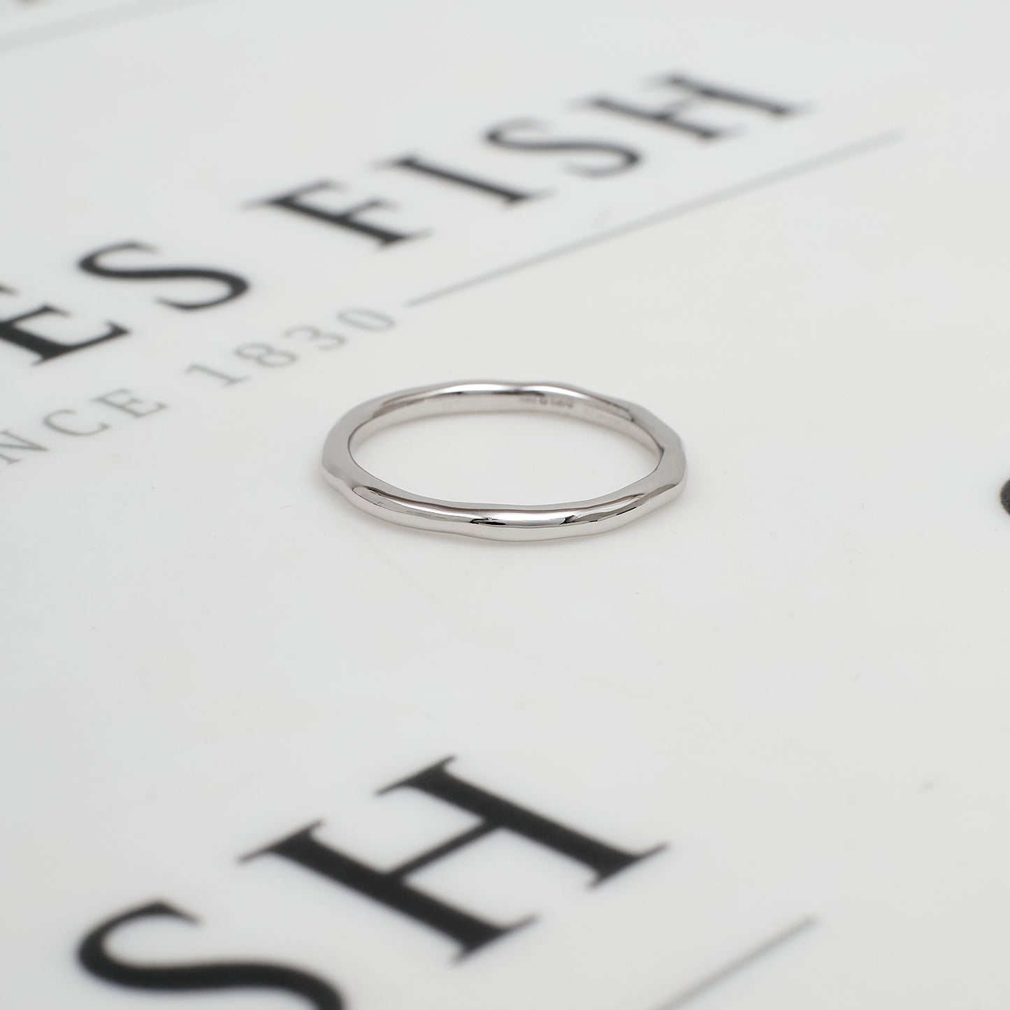 Pre-Owned 14ct White Gold Hexagonal Band Ring Size P
