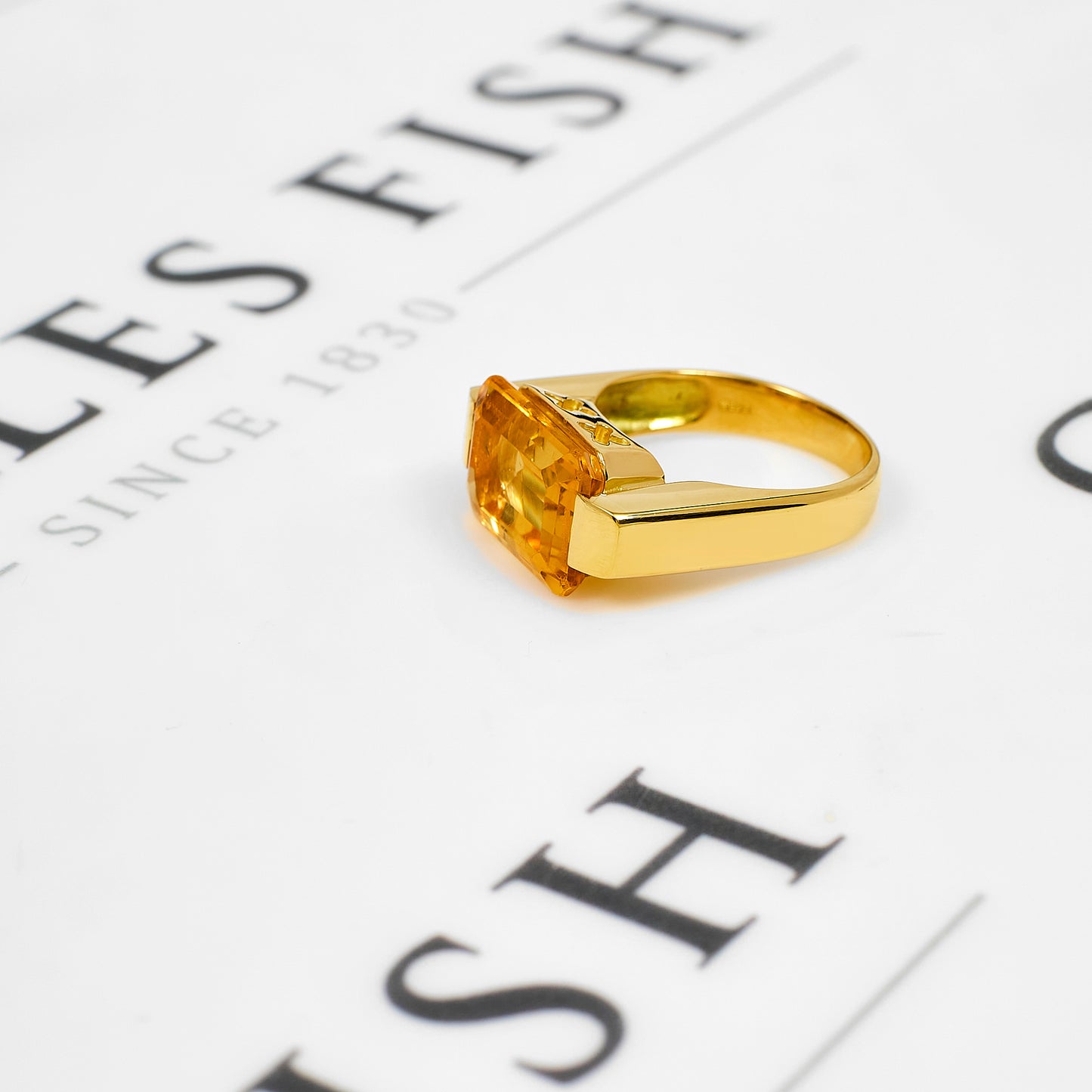 Pre-Owned 18ct Gold Rectangle Citrine Ring Size O