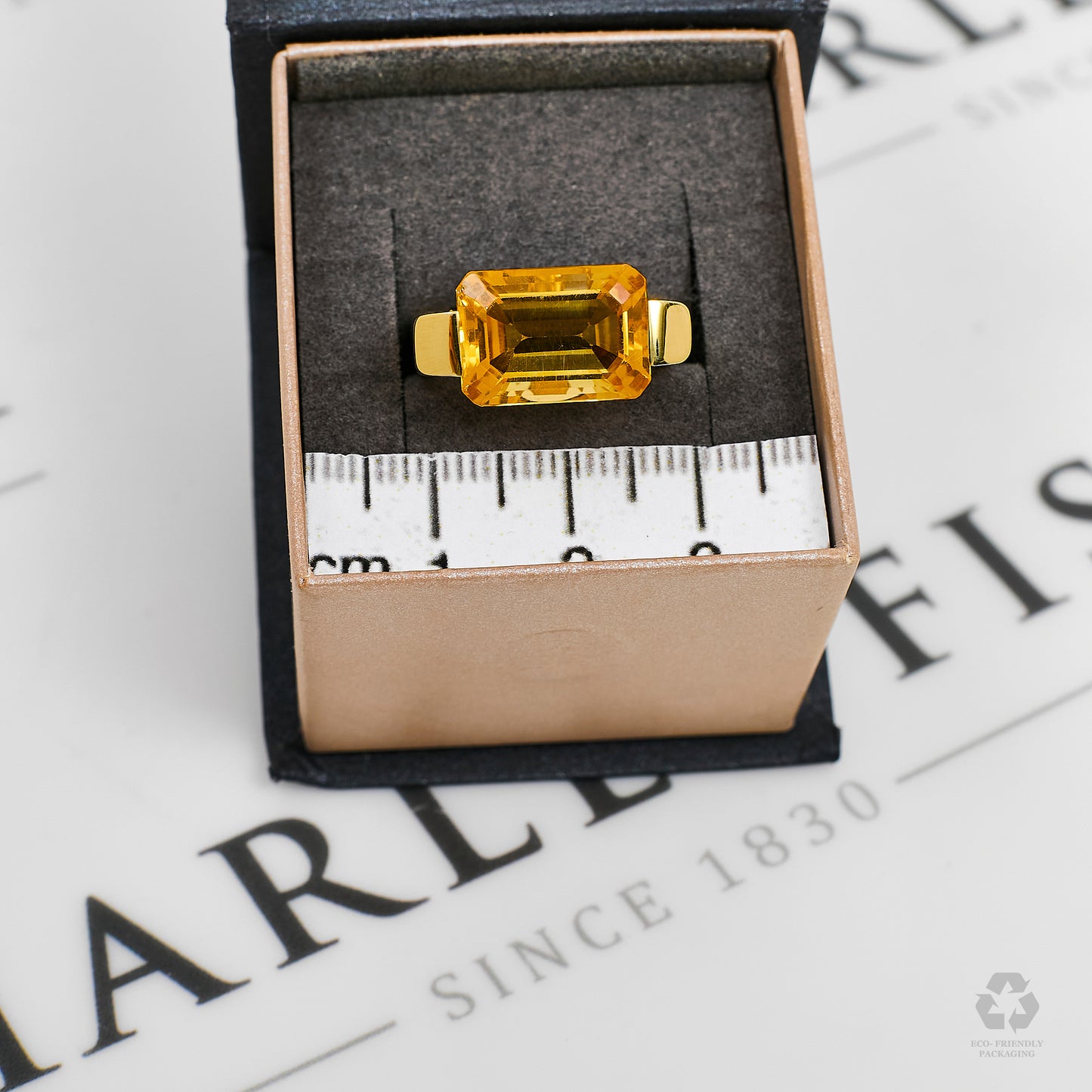 Pre-Owned 18ct Gold Rectangle Citrine Ring Size O