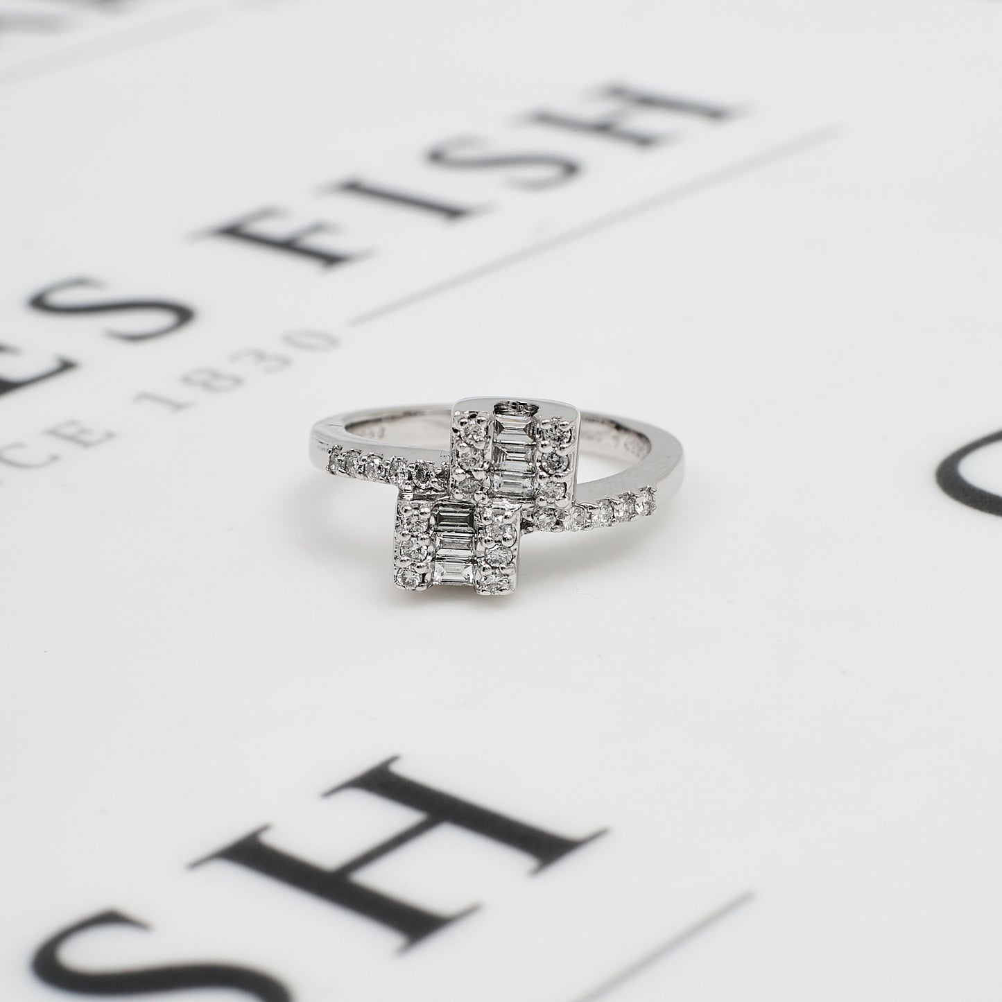 Pre-Owned 18ct White Gold Diamond Crossover Ring Size O