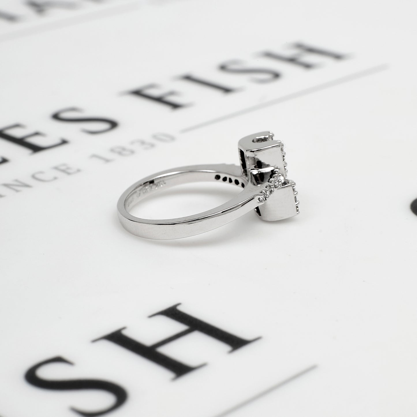 Pre-Owned 18ct White Gold Diamond Crossover Ring Size O