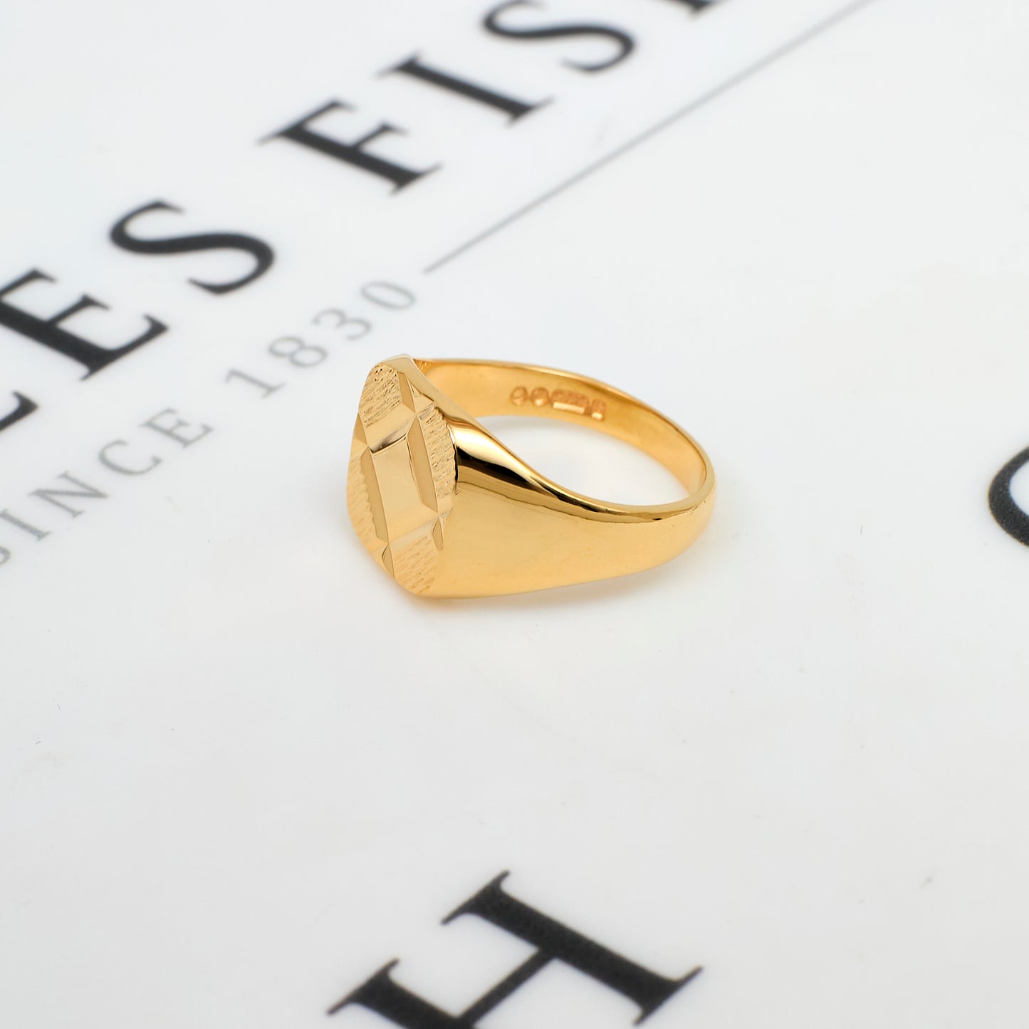 Pre-Owned 9ct Gold Square Rhombus Pattern Signet Ring Size R.5
