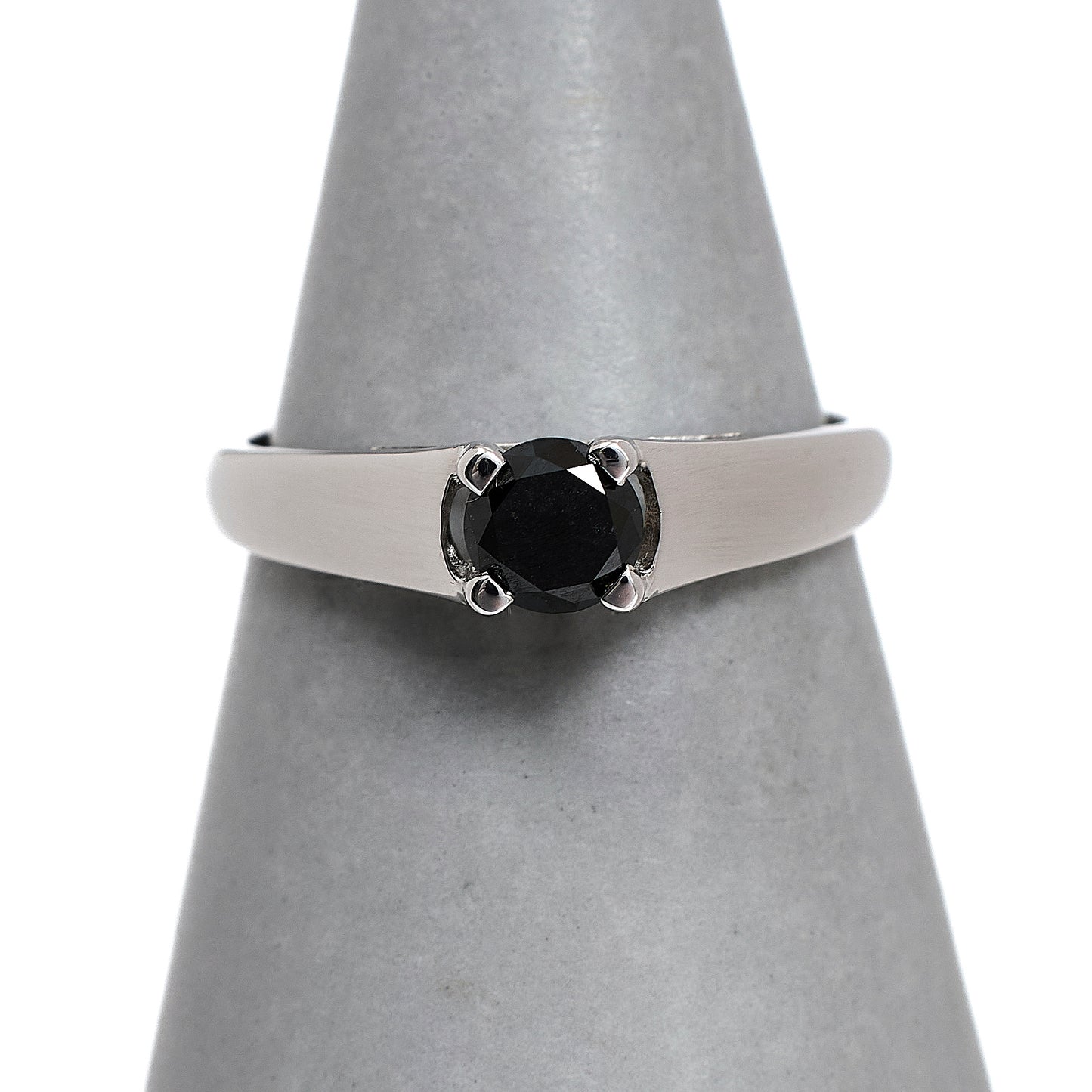 Pre-Owned 9ct White Gold Black Diamond Solitaire Ring Size N