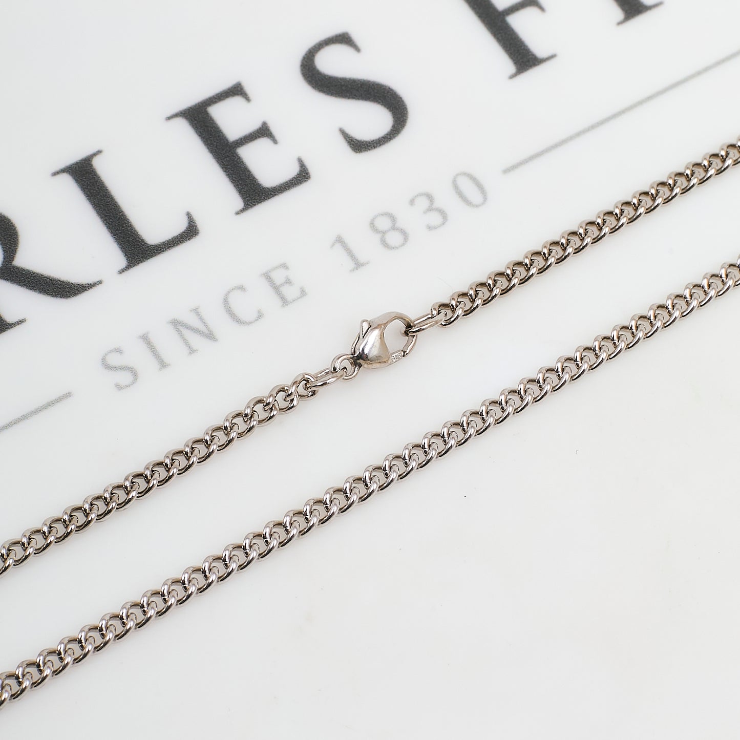 Pre-Owned 9ct White Gold Curb Chain Necklace 25 Inch