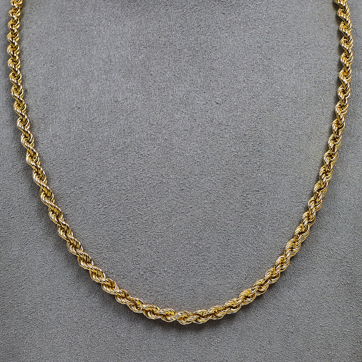 Pre-Owned 9ct Gold Rope Chain Necklace 18 Inch