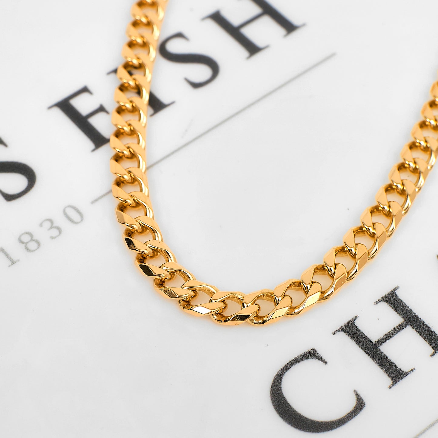 Pre-Owned 9ct Gold Curb Chain Necklace 22 Inch