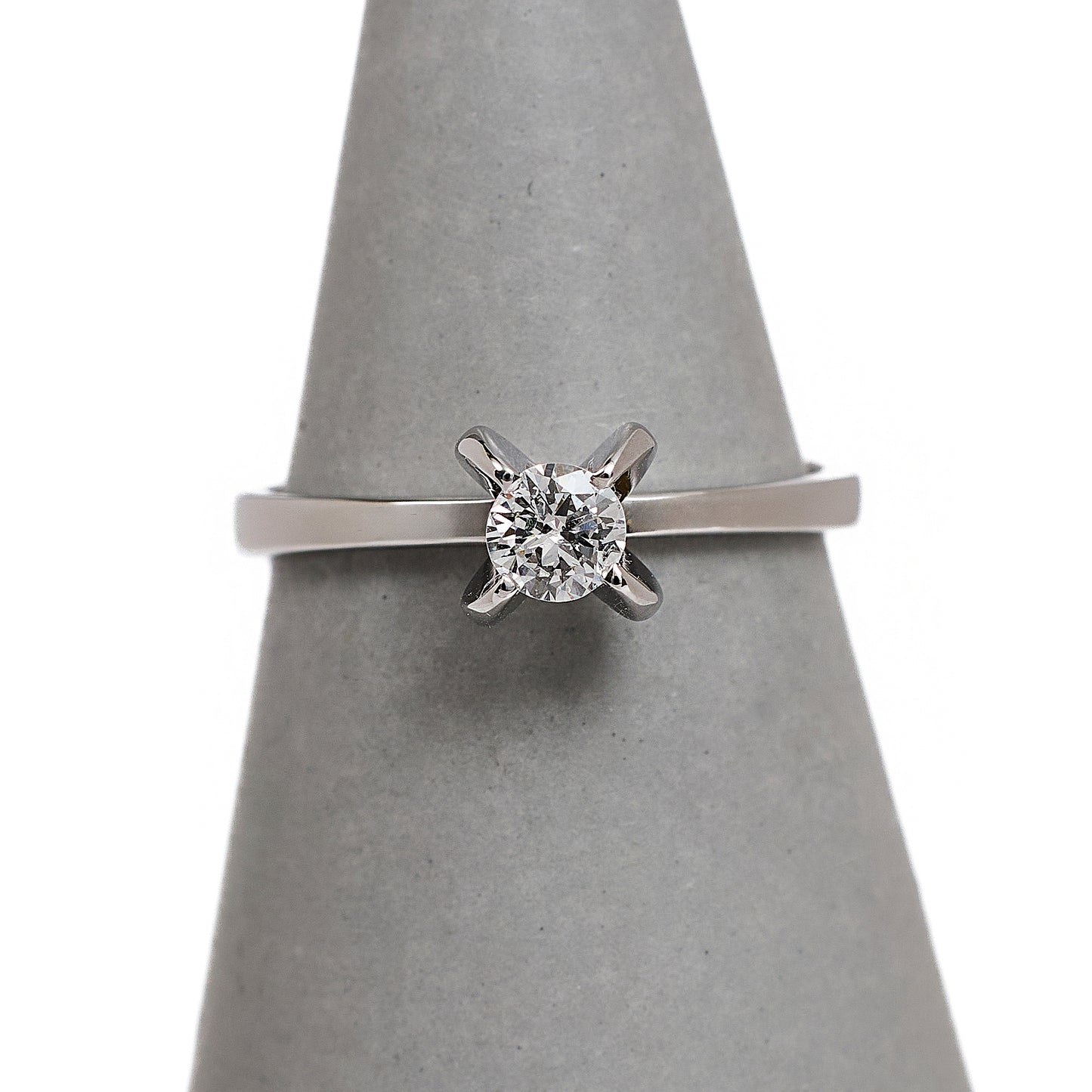 Pre-Owned 18ct White Gold Solitaire Diamond Ring Size L.5