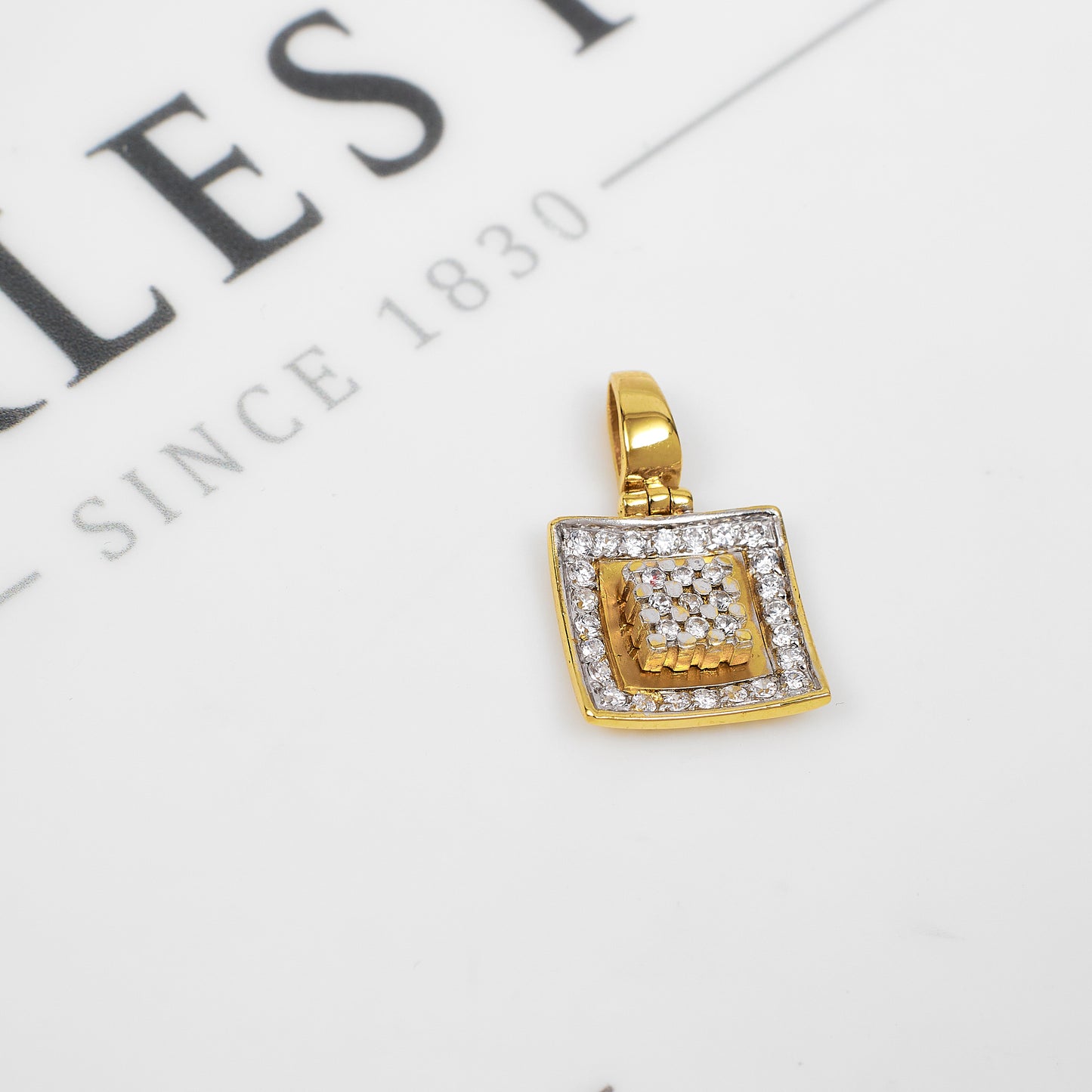 Pre-Owned 14ct Gold CZ Square Pendant