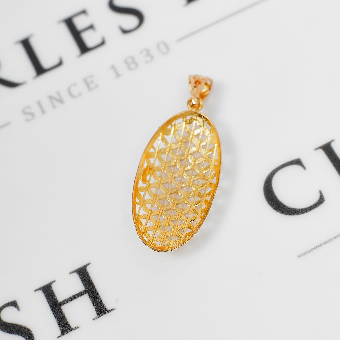 Pre-Owned 18ct Gold Faceted Elongated Oval Dome Pendant