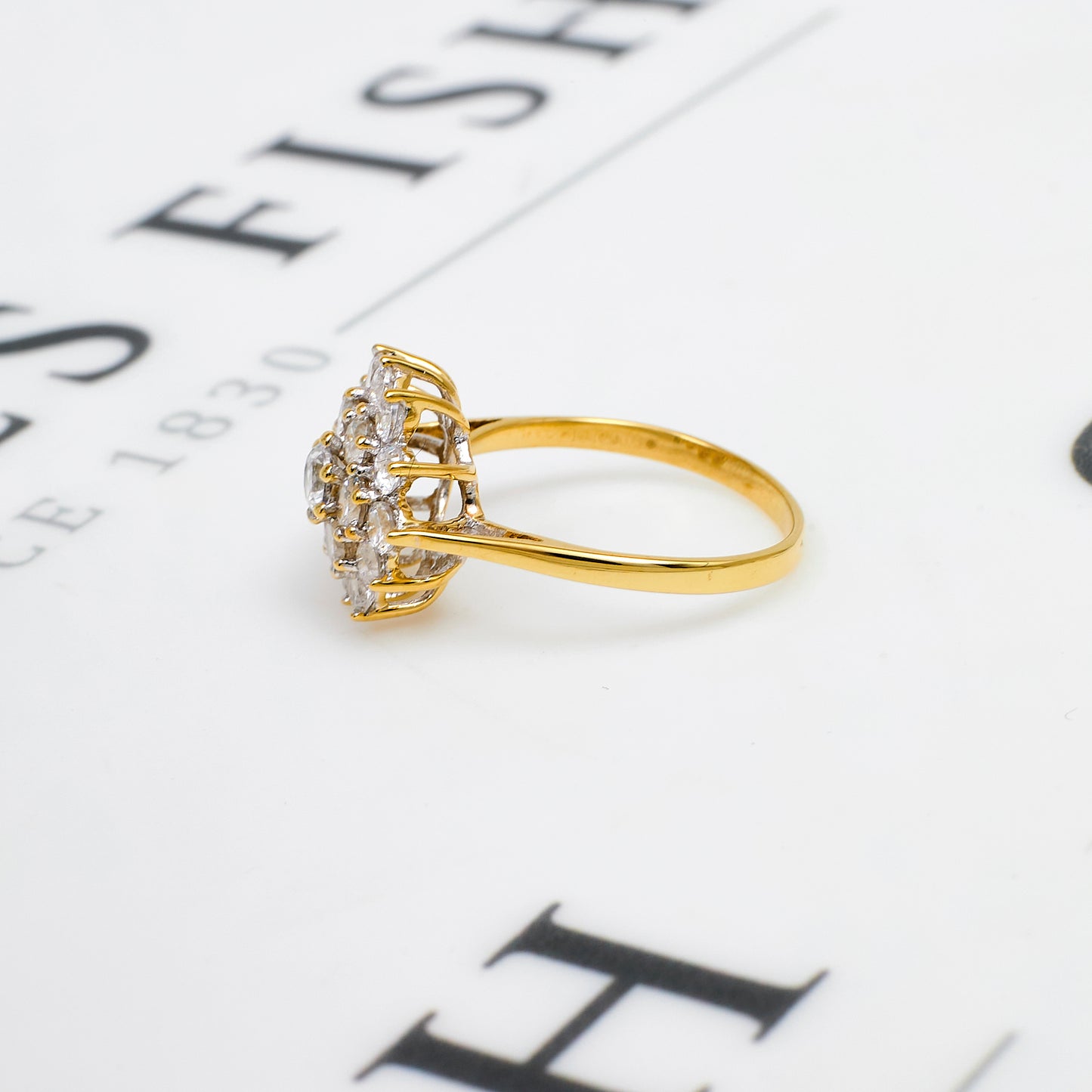 Pre-Owned 9ct Gold CZ Cluster Ring Size M.5
