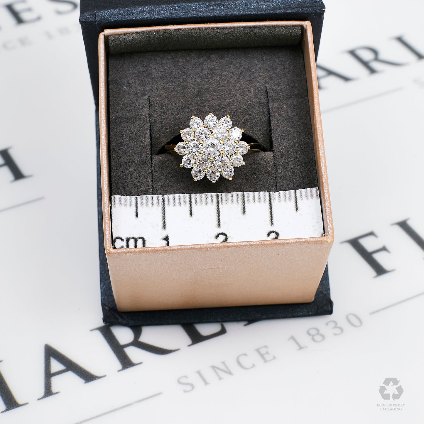 Pre-Owned 9ct Gold CZ Cluster Ring Size M.5
