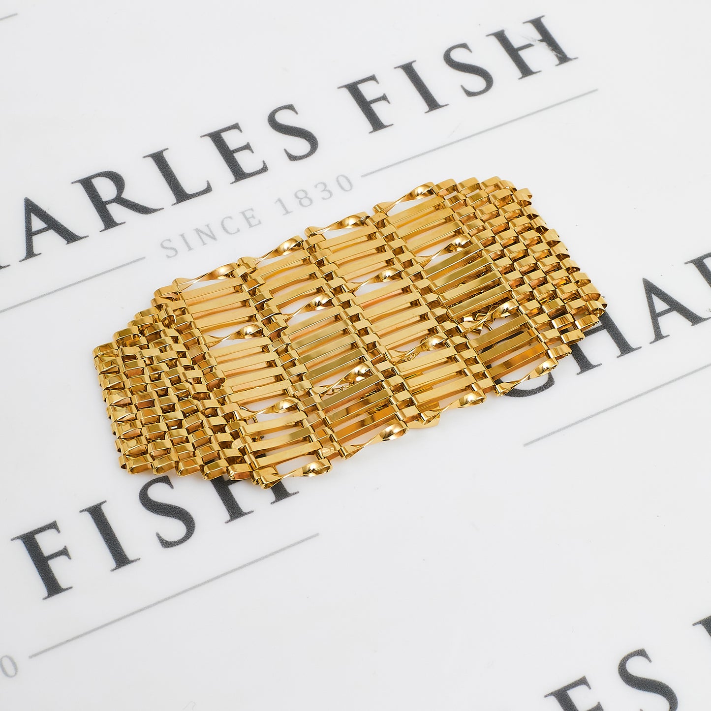 Pre-Owned 9ct Gold Bar Gate Bracelet & Heart Padlock 7 Inch