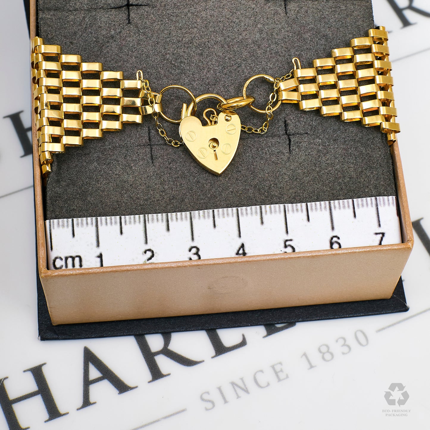 Pre-Owned 9ct Gold Bar Gate Bracelet & Heart Padlock 7 Inch
