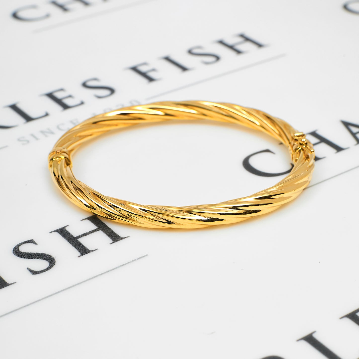 Pre-Owned 9ct Gold Twist Hinged Bangle