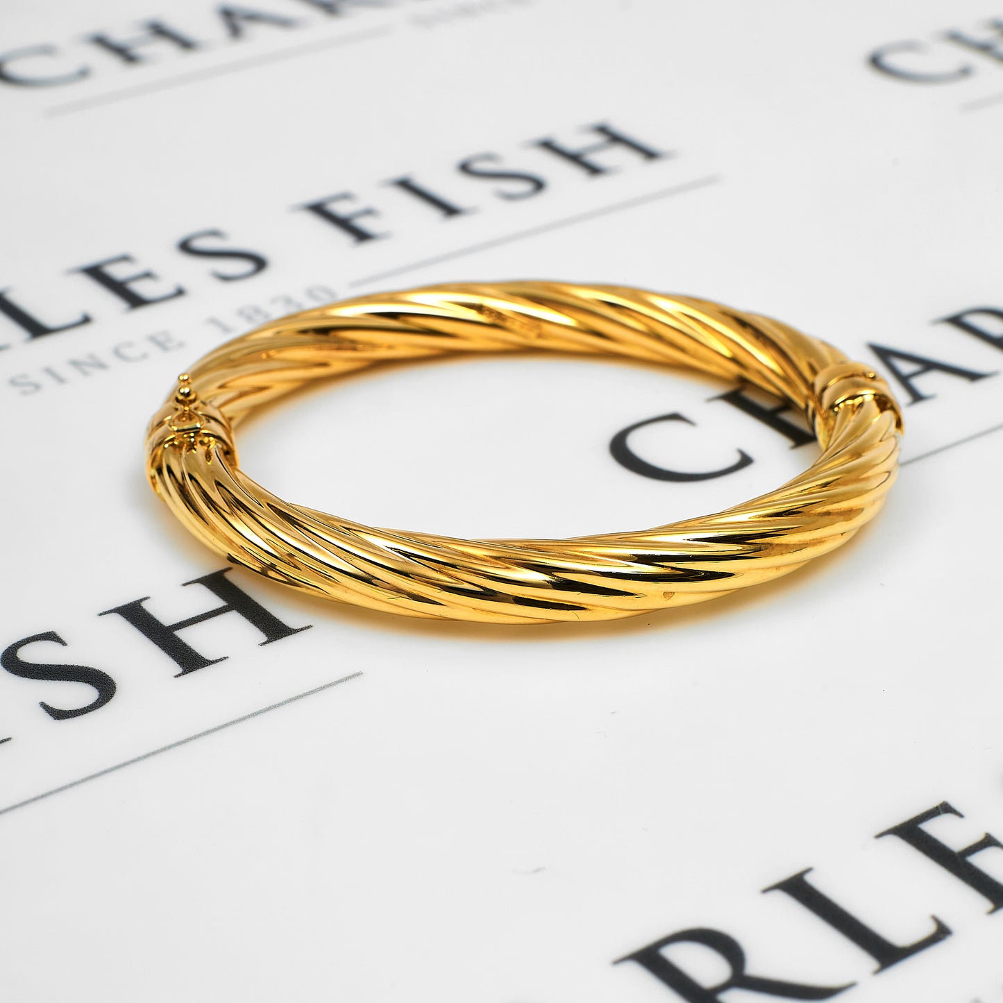 Pre-Owned 9ct Gold Hinged Twist Design Bangle