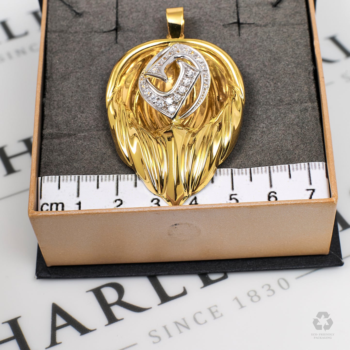 Pre-Owned 18ct Gold CZ Leaf Shape Pendant