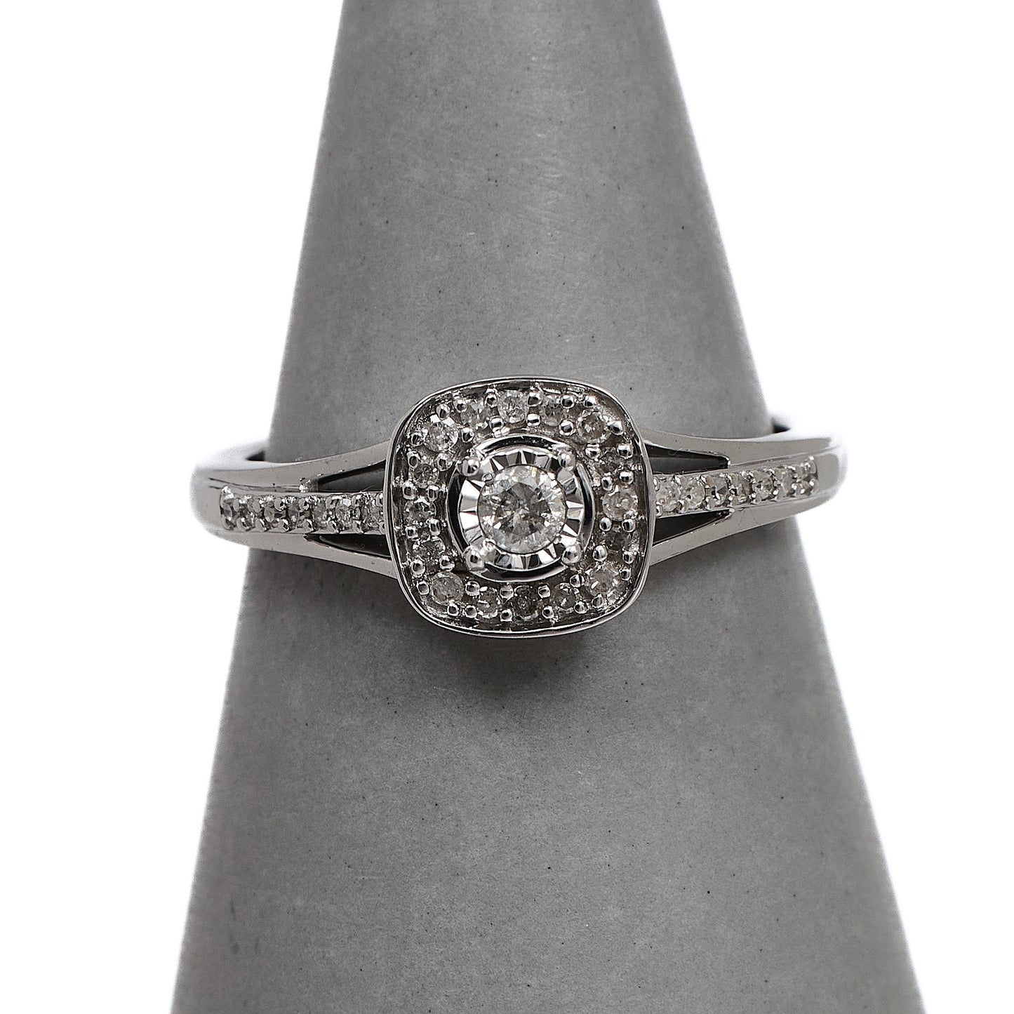 Pre-Owned 9ct White Gold Square Diamond Cluster Ring Size L