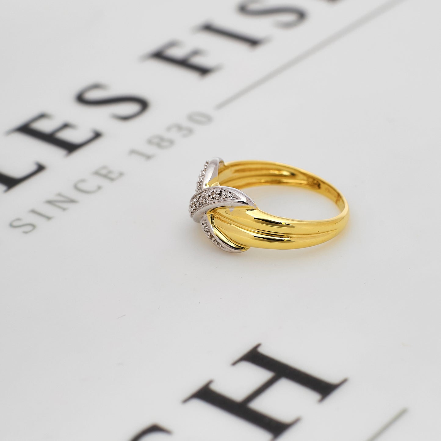 Pre-Owned 9ct Gold Diamond X Design Ring Size P