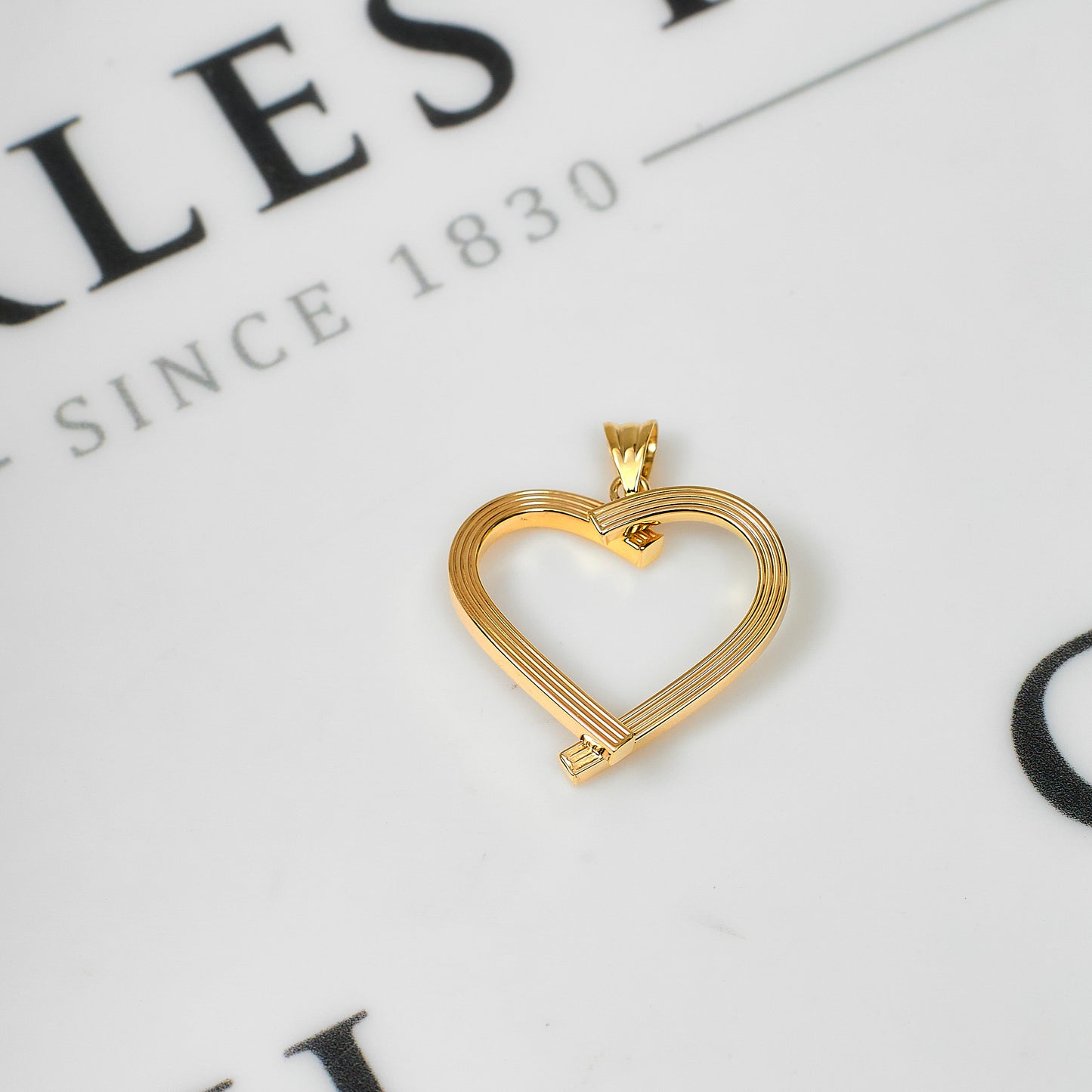 Pre-Owned 9ct Gold Openwork Heart Pendant